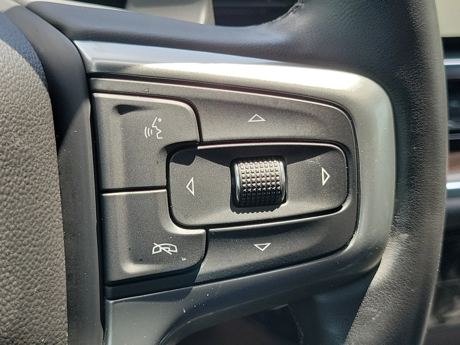2024 Chevrolet Silverado 1500 LT photo 28
