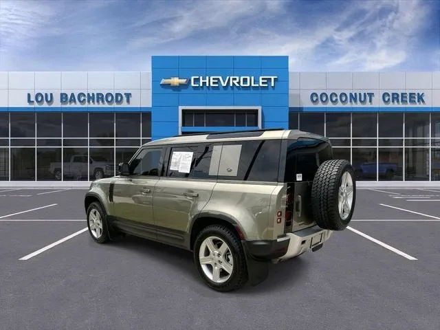 2020 Land Rover Defender HSE photo 6