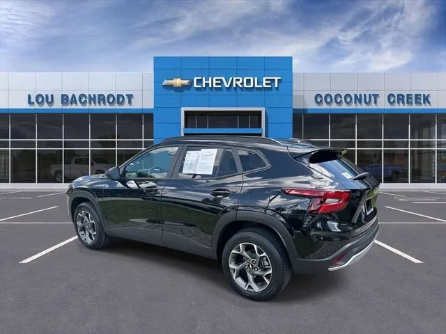 2024 Chevrolet Trax LT photo 6