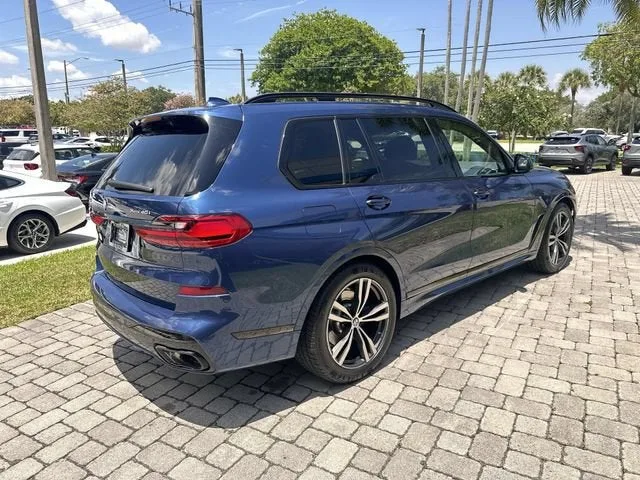 2021 BMW X7 xDrive40i photo 31