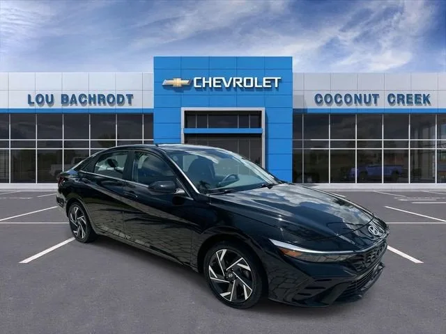 2025 Hyundai Elantra SEL Convenience photo 2