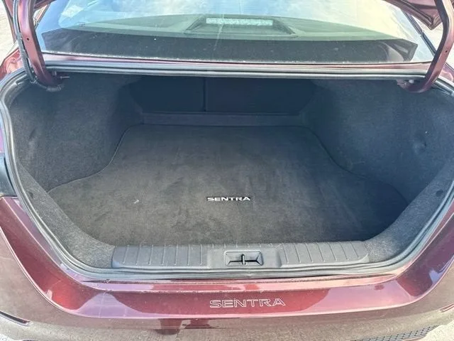 2025 Nissan Sentra SV photo 4