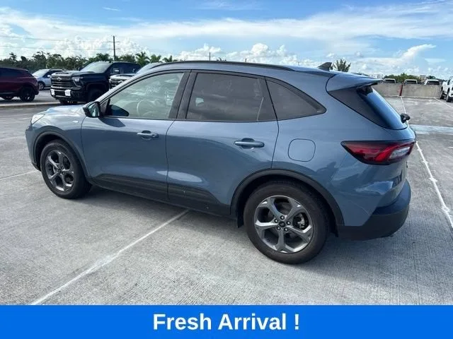 2025 Ford Escape ST-Line photo 17