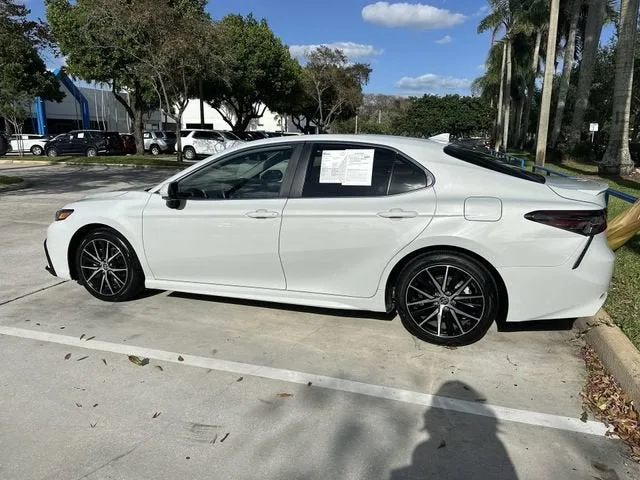 2024 Toyota Camry SE photo 15