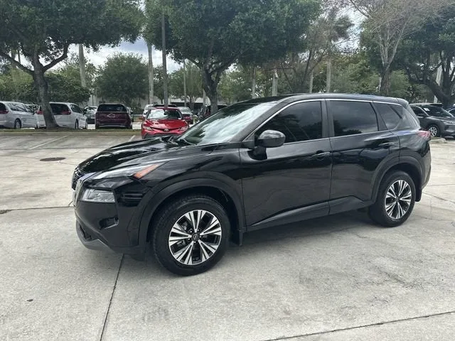 2023 Nissan Rogue SV photo 18