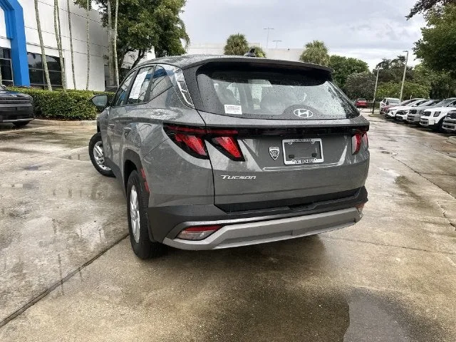 2026 Hyundai Tucson SE photo 12