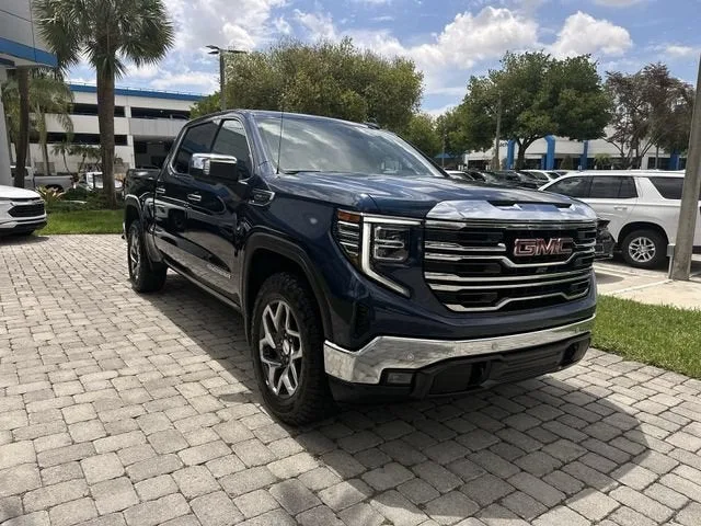 2022 GMC Sierra 1500 SLT photo 17