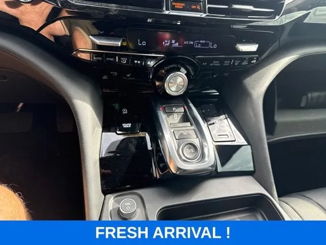 2025 Acura MDX 4DR FWD photo 8