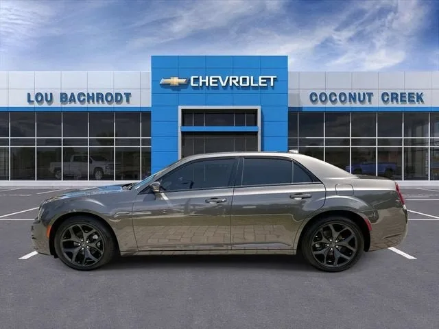 2023 Chrysler 300 300S photo 5