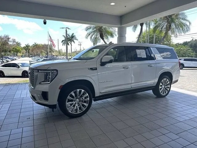 2022 GMC Yukon XL Denali photo 20