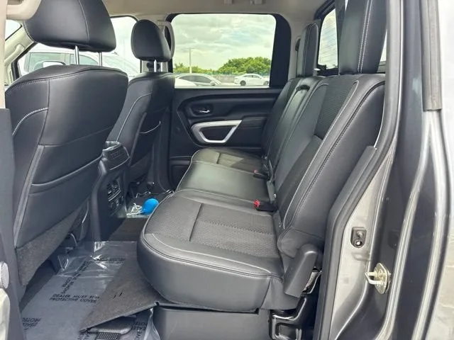 2019 Nissan Titan XD PRO-4X photo 3