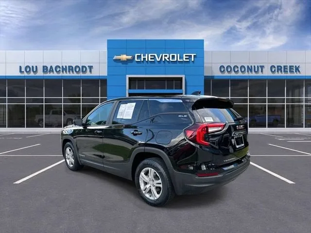 2024 GMC Terrain SLE photo 6