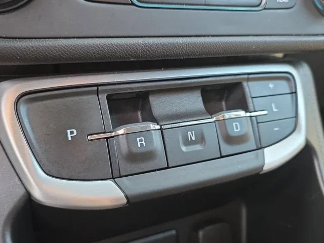 2024 GMC Terrain SLE photo 30