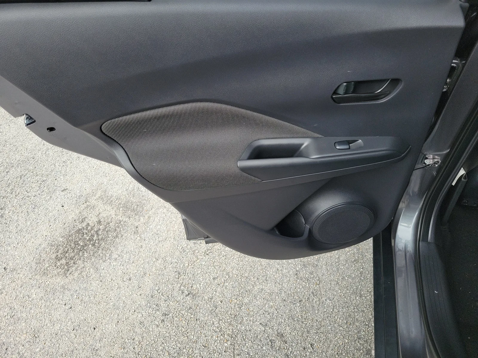 2020 Nissan Kicks S photo 16