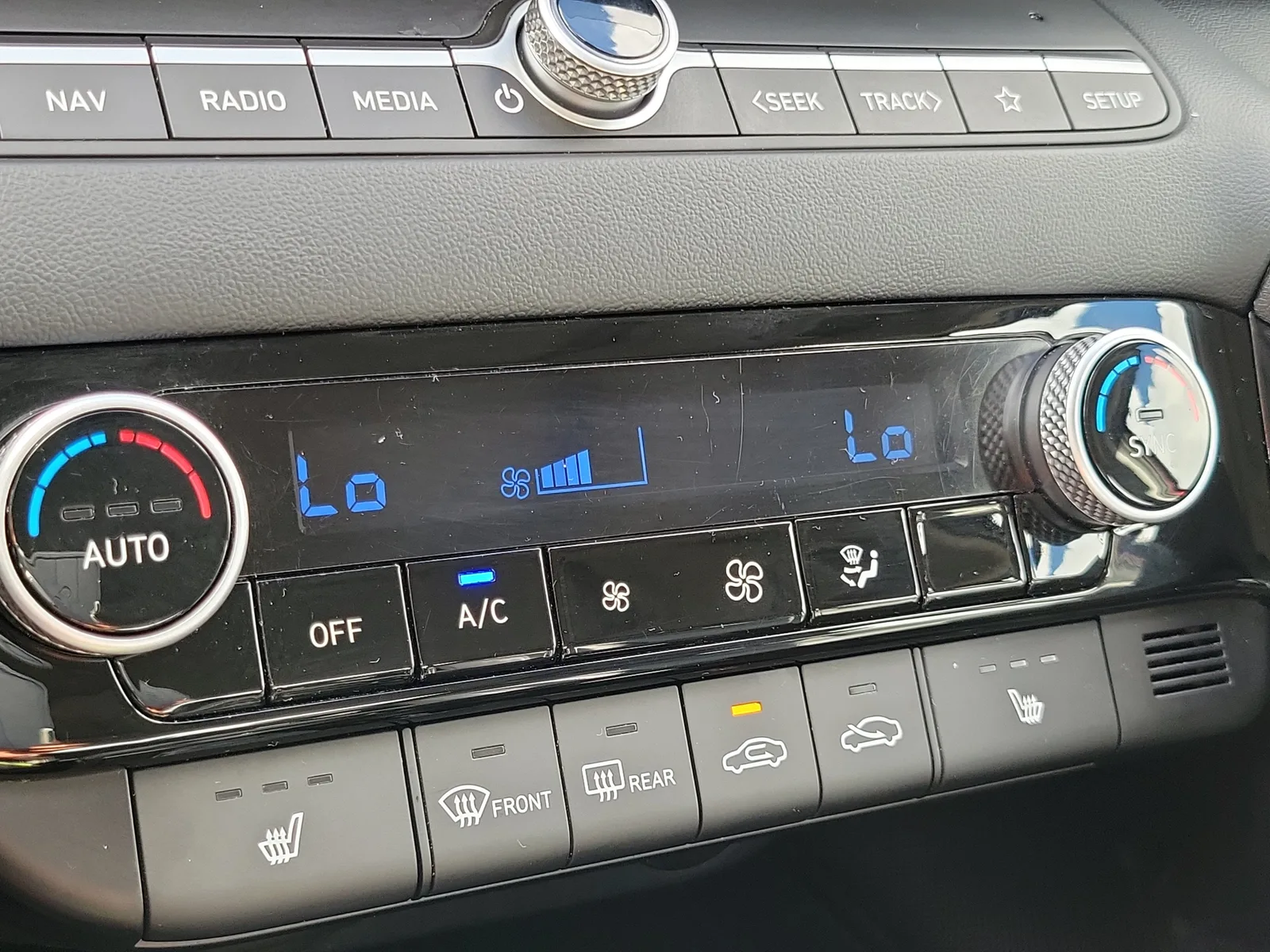 2025 Hyundai Elantra Limited photo 31