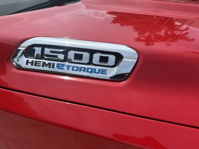 2024 RAM 1500 Laramie photo 12