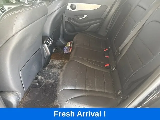 2022 Mercedes-Benz GLC GLC 300 photo 3
