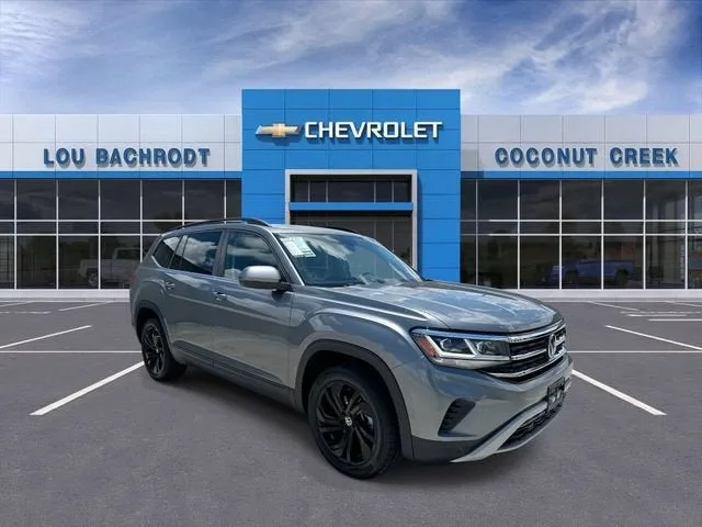 2022 Volkswagen Atlas 2.0T SE w/Technology photo 2