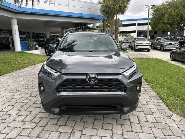 2024 Toyota RAV4 XLE Premium photo 18