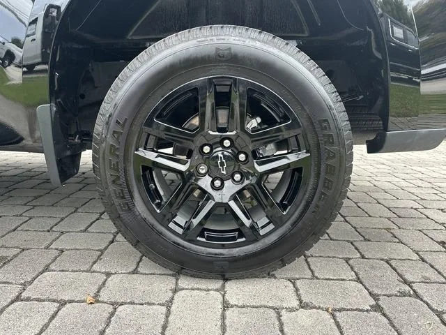 2024 Chevrolet Silverado 1500 RST photo 11
