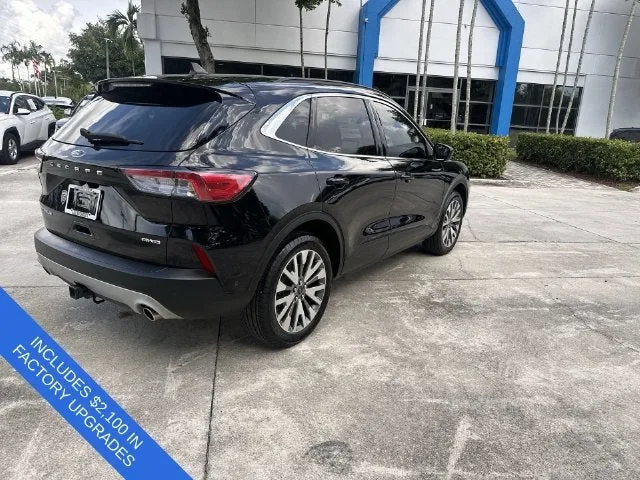 2021 Ford Escape Titanium photo 38