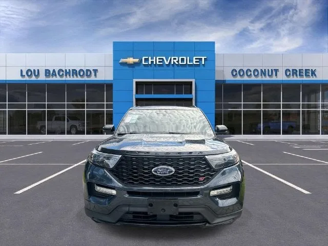 2023 Ford Explorer ST photo 3