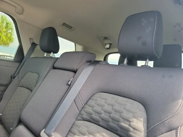 2024 Nissan Pathfinder SV photo 12