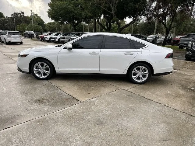 2024 Honda Accord Sedan LX photo 32