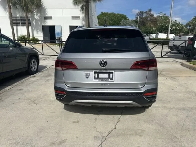 2024 Volkswagen Taos SE photo 19