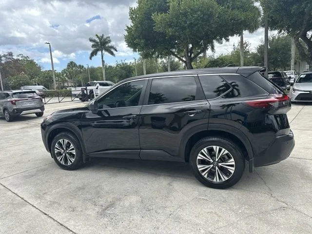 2023 Nissan Rogue SV photo 16