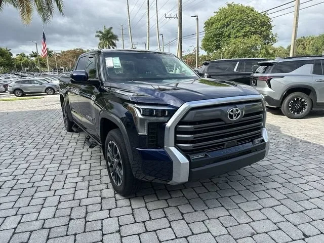 2022 Toyota Tundra 4WD Limited photo 17