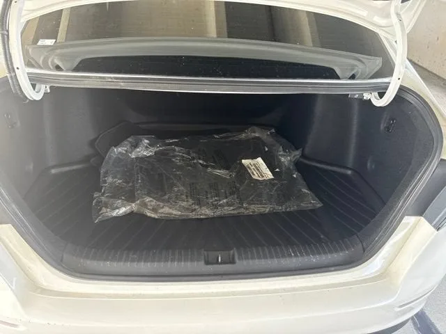 2023 Honda Accord Sedan LX photo 4