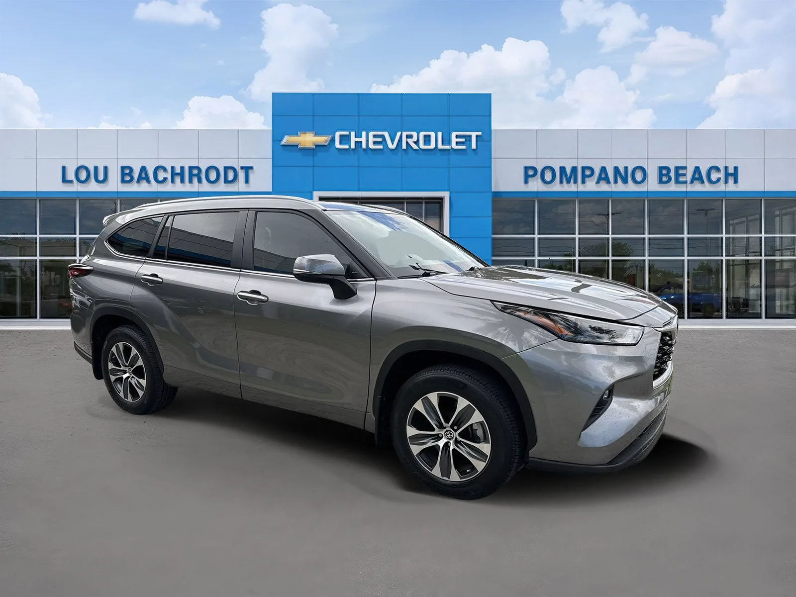 2025 Toyota Highlander LE photo 2