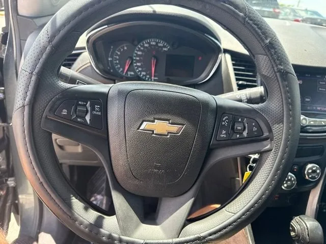 2020 Chevrolet Trax LS photo 6