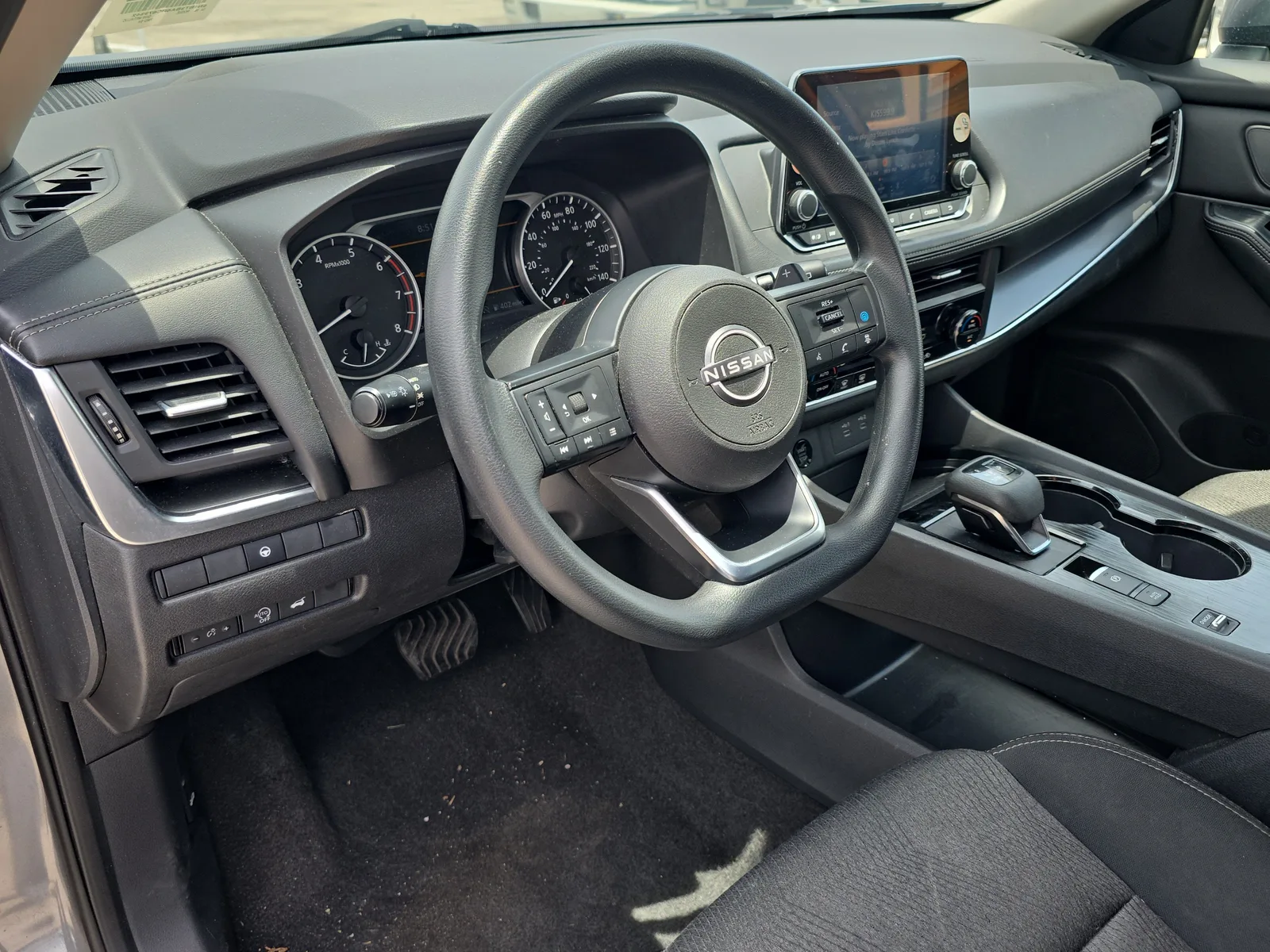 2024 Nissan Rogue SV photo 23