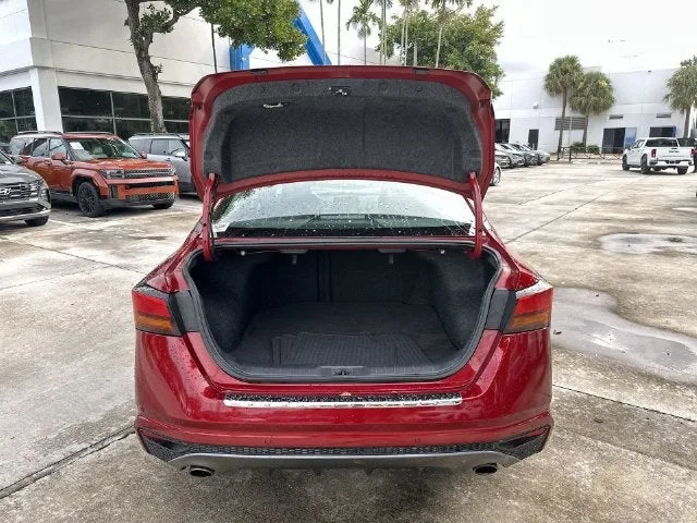 2022 Nissan Altima 2.5 SR photo 28