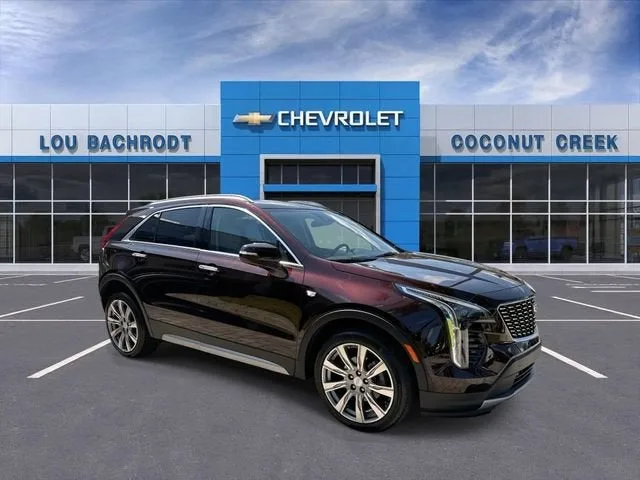 2021 Cadillac XT4 FWD Premium Luxury photo 2