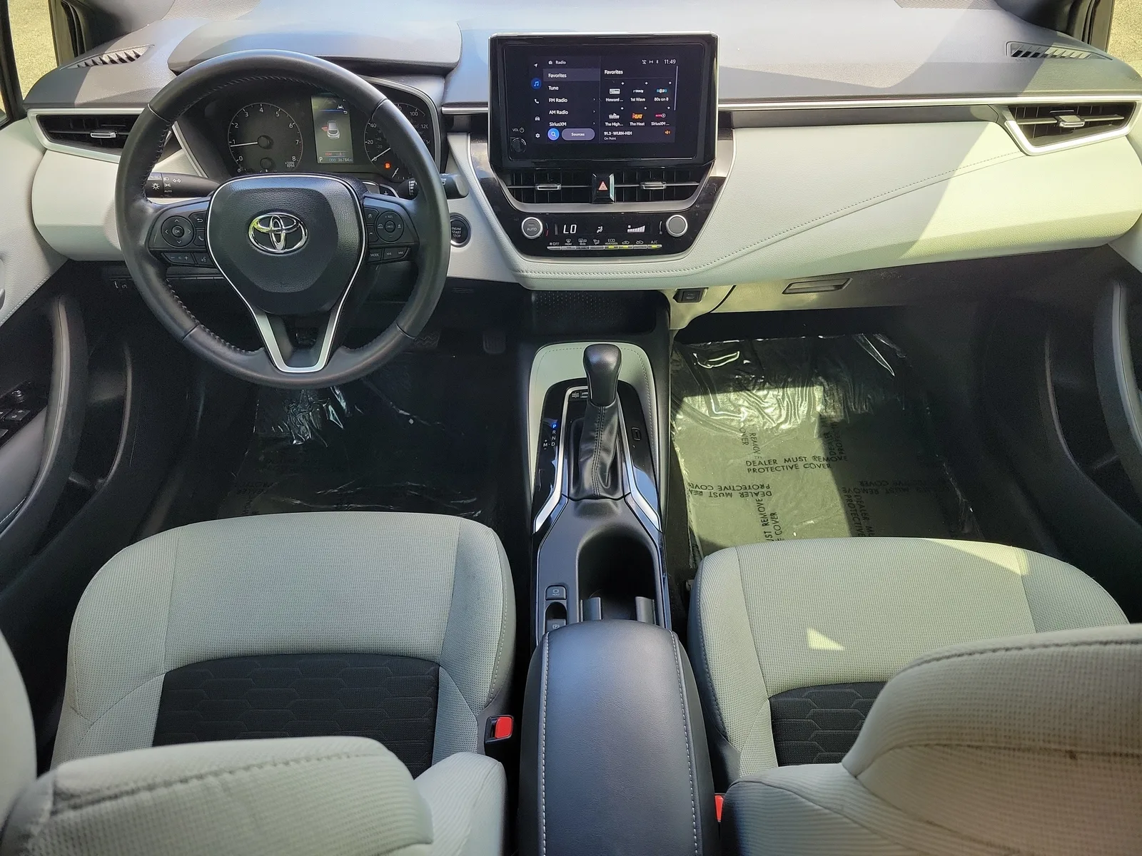 2025 Toyota Corolla Hatchback SE photo 18
