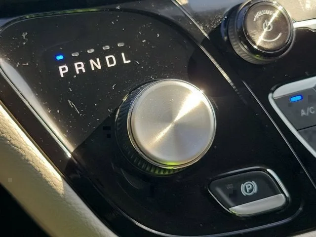 2024 Chrysler Pacifica Hybrid Select photo 31
