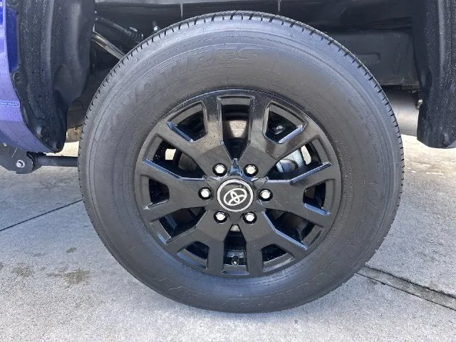 2025 Toyota Tacoma 2WD SR5 photo 11