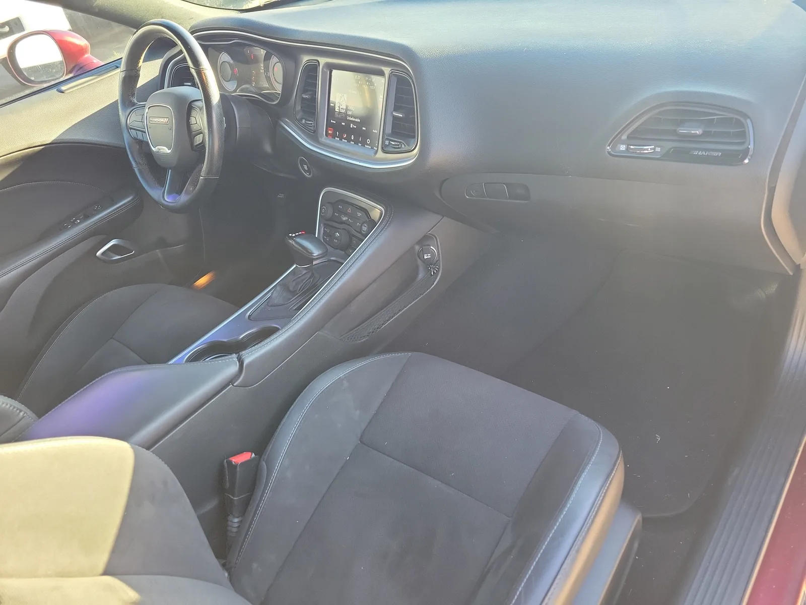 2019 Dodge Challenger R/T photo 9