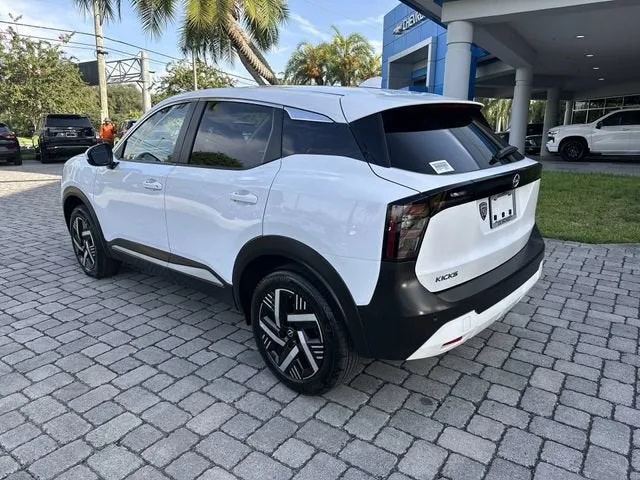 2025 Nissan Kicks SV photo 33