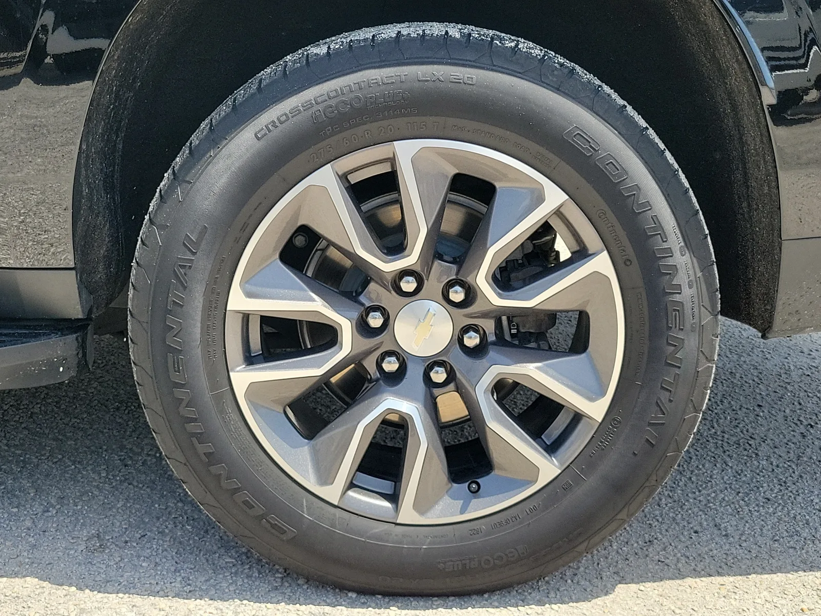2023 Chevrolet Suburban RST photo 9