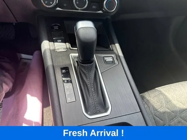 2025 Nissan Kicks SV photo 8