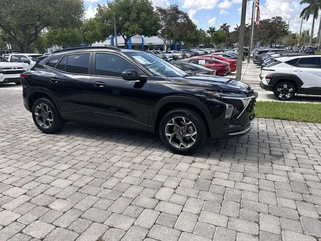 2024 Chevrolet Trax LT photo 15