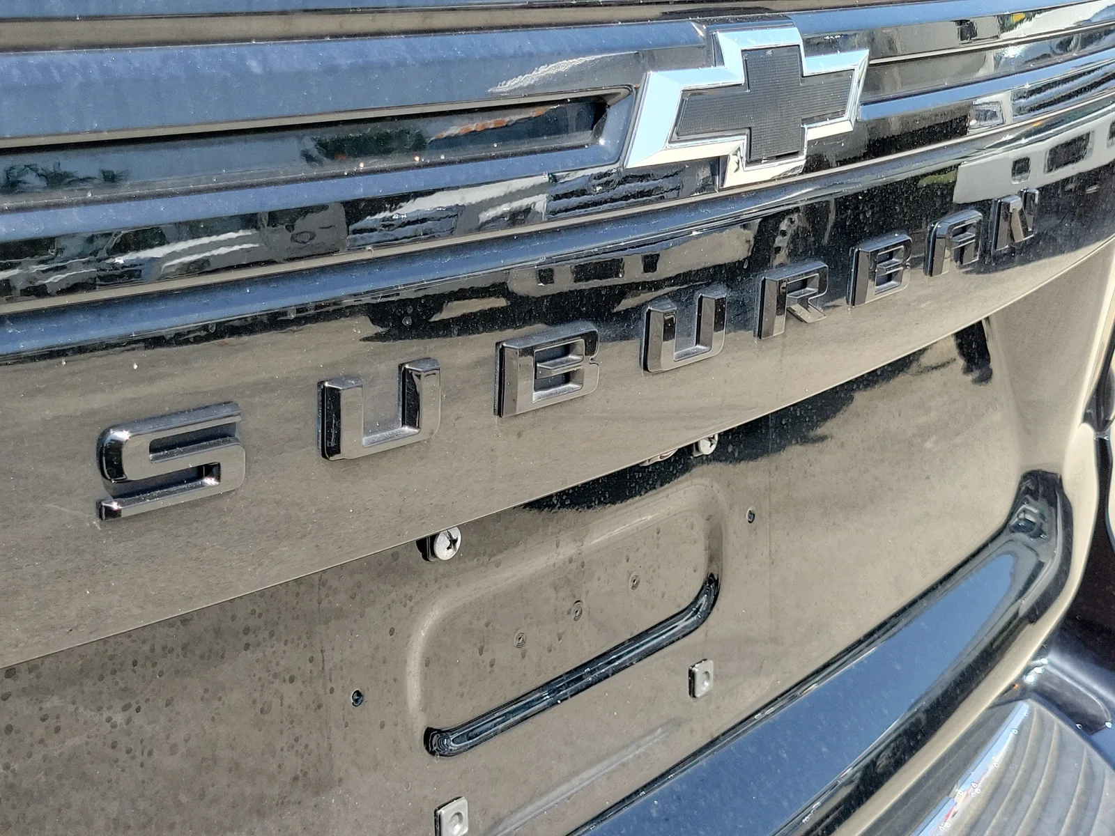 2023 Chevrolet Suburban RST photo 11