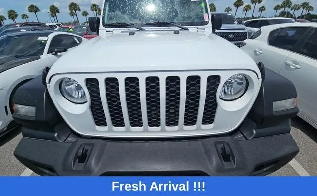 2020 Jeep Gladiator Sport S photo 2