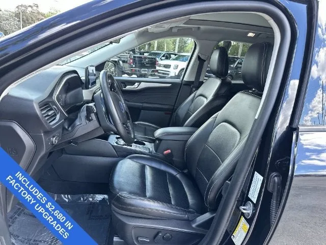 2022 Ford Escape SEL photo 30