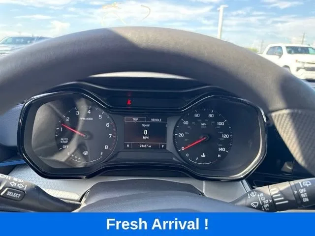 2025 Chevrolet Trax LS photo 5