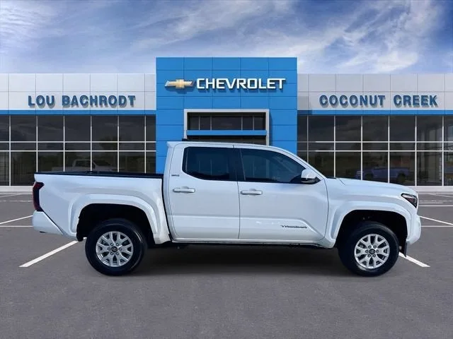 2024 Toyota Tacoma 2WD SR5 photo 9